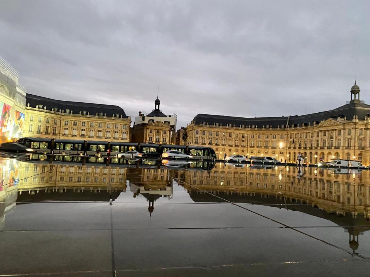 Bel Appartement Renove - Place Du Palais Avec Parking Bordeaux Esterno foto